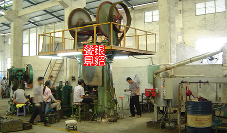 餐具“锰超标”危害有多大？